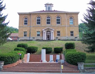 Old Clay County, West Virginia Couthouse.JPG