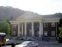 Perry County Kentucky Courthouse.jpg