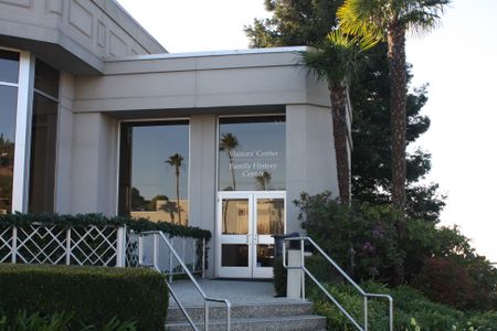 Oakland FSL Library Entrance.JPG