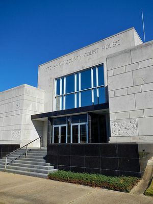 Crenshaw County, Alabama Courthouse.jpg
