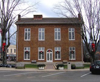 Overton County, Tennessee Courthouse.JPG